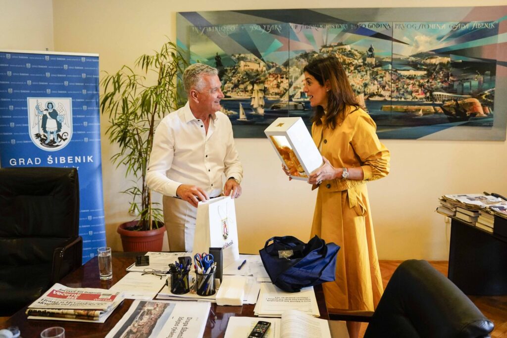 Američka ambasadorica Nathalie Rayes na kavi kod gradonačelnika