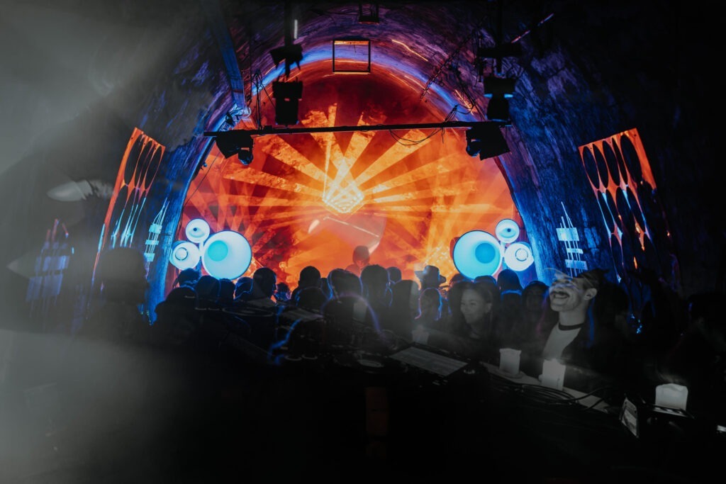 SHIP je totalna zabava. Večeras finalna noć u Tunelu, super muzika i noćna bus linija