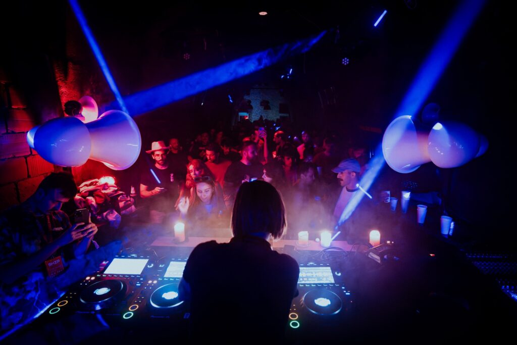 Po ovoj ledari najbolje je u Tunelu! Za Badnjak odlična muzika, besplatan ulaz i Vinoplodove radosti