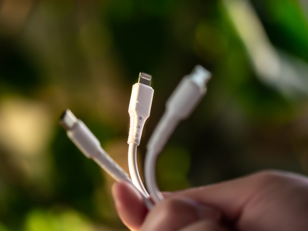 Kraj frustracija zbog kablaže: Svi europski mobiteli pune se odsad u istu ‘bužu’