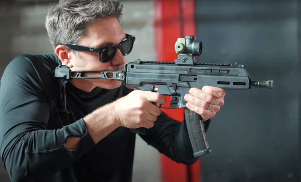 Nabrijani Amerikanci djeluju opako s hrvatskom strojnicom dok ne izgovore njezino ime ‘Kuna’