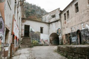 Dosta je propadanja: Peticija za spas Hartere kao posljednji krik riječke urbane gerile