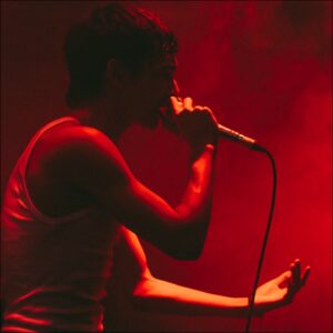 dzipsii-jpg Jedinstveni princ iz podzemlja: Dzipsii je gej i Rom koji je tugu pretvorio u pop oružje