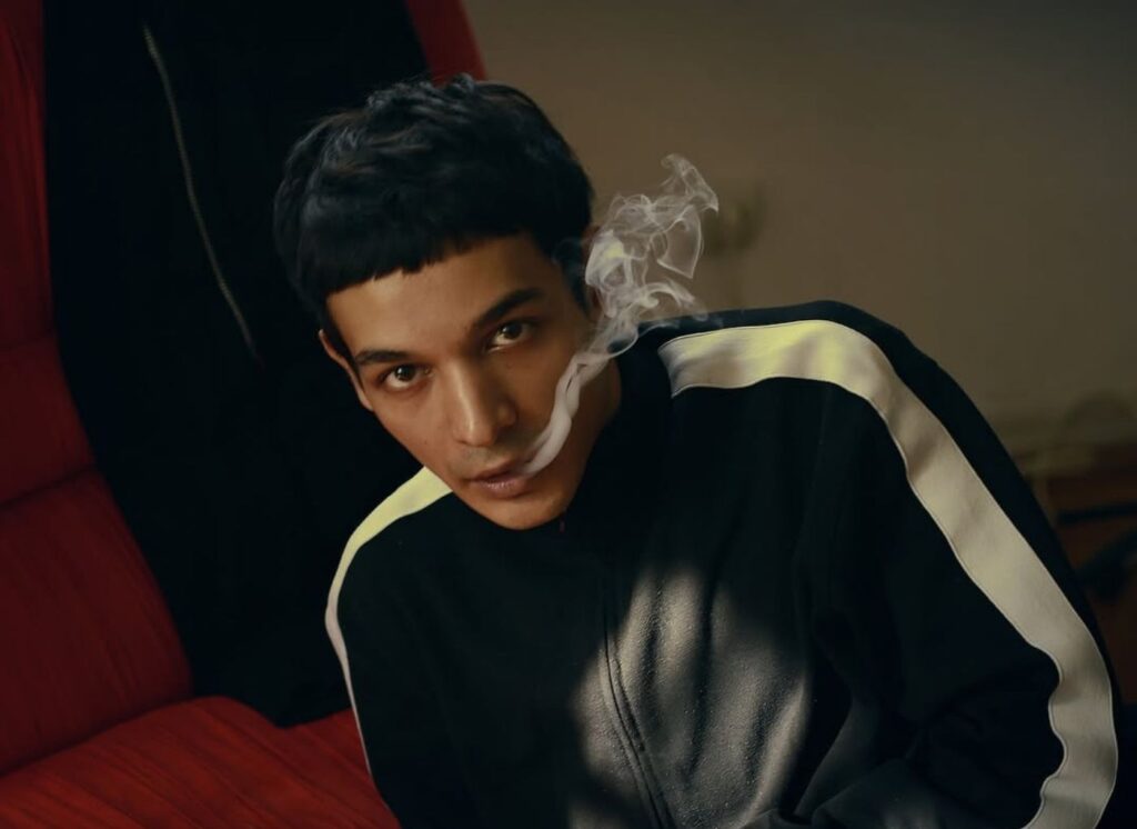 dzipsii-jpg Jedinstveni princ iz podzemlja: Dzipsii je gej i Rom koji je tugu pretvorio u pop oružje