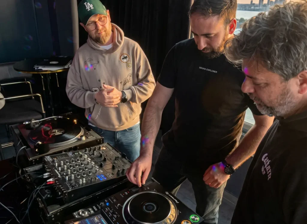 Nastupom dvojice polaznika u prostoru 33.45 uspješno završena prva DJ akademija Mate Kokića