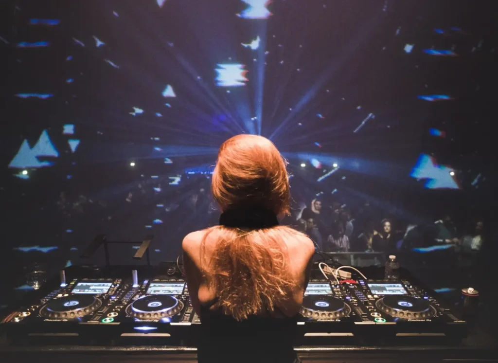 Nova godina u Tunelu: Tijana T, portret umjetnice, žene dosljedne sebi  i DJ-ice s karakterom
