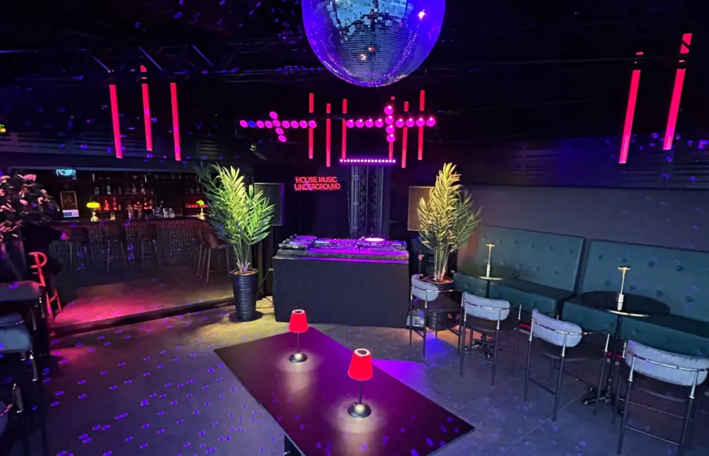 Cocktail Bar 33/45: U petak Mate Kokić, u subotu nastupa PaleolitiK