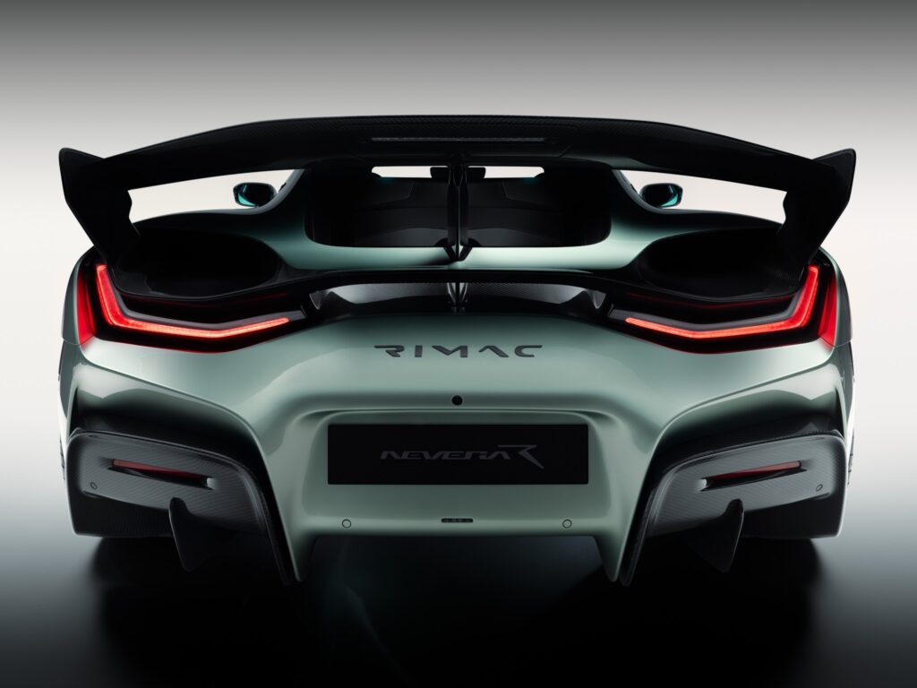 Upravo je svijetu predstavljena još brža, radikalnija i buntovnija Nevera Rimac Automobila