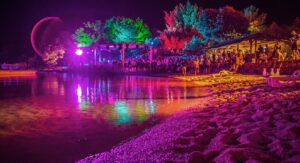 Globalni keš i lokalna nejač: Je li Hrvatska samo iznajmljena pozornica ili njena scena ima koristi od stranih festivala?