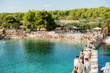 Počinje Dimensions Festival: Telefoni izbačeni s plesnog podija