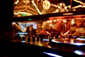 Kul advent kakav glazbeno još niste doživjeli: Curses, The Brand New Heavies, Zoster, Mojo, Felver i još puno elektronike…