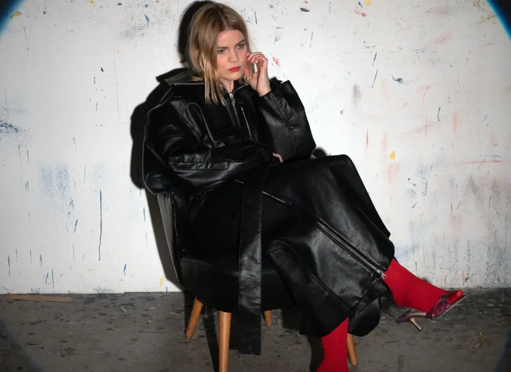 Jennifer Touch najavila novi album ‘Aging at Airports’