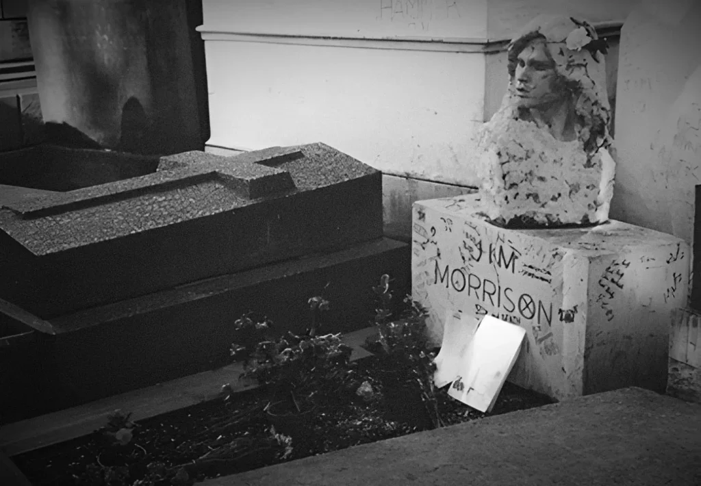 Na današnji dan 1971. godine u jednoj pariškoj kadi zaspao je Jim