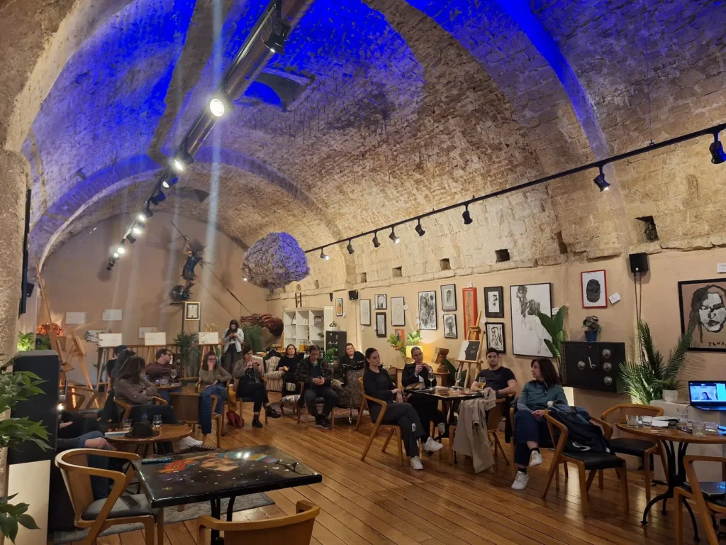 Voditelj programa Tunela Ante Dugopoljac na okruglom stolu o Mandalini u Azimutu