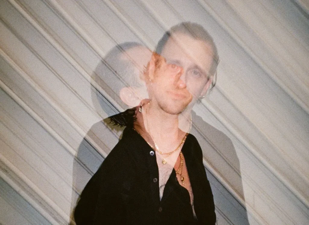 Curses predstavlja Tutto Vetro: Povratak u sirovi underground duh devedesetih