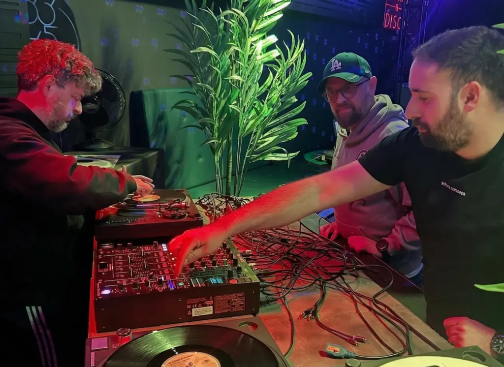 dj-akademija-zadar2 Nastupom dvojice polaznika u prostoru 33.45 uspješno završena prva DJ akademija Mate Kokića