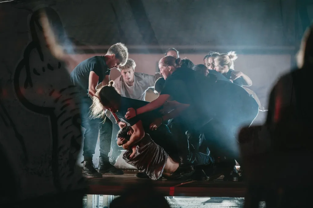 Putokaz nama svima: Ugledni hrvatski kritičar posvetio značajan prostor predstavi ‘Djeca raja’