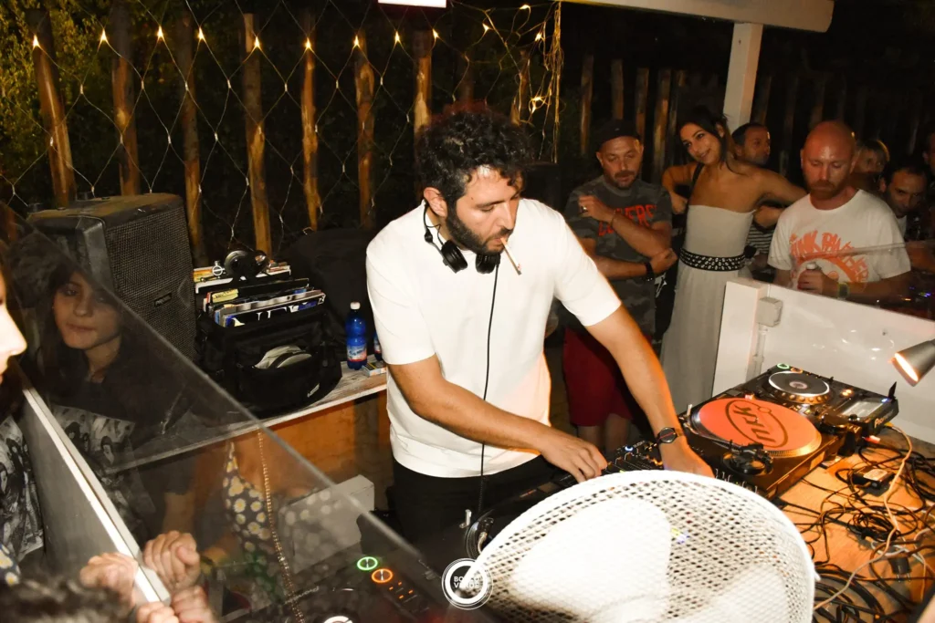 Curses predstavlja Tutto Vetro: Povratak u sirovi underground duh devedesetih