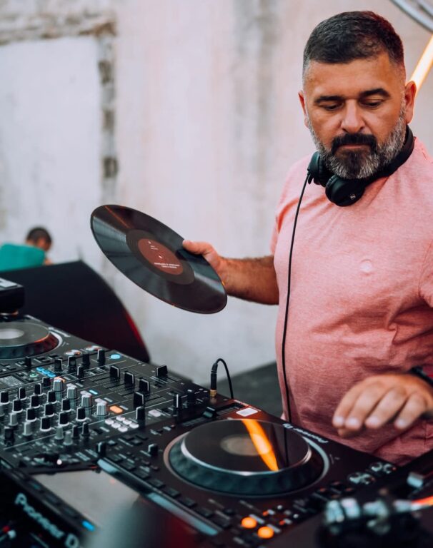 Predstava Plinsko srce i party koji ne želite propustiti! Dadaistička eksplozija u Tunelu