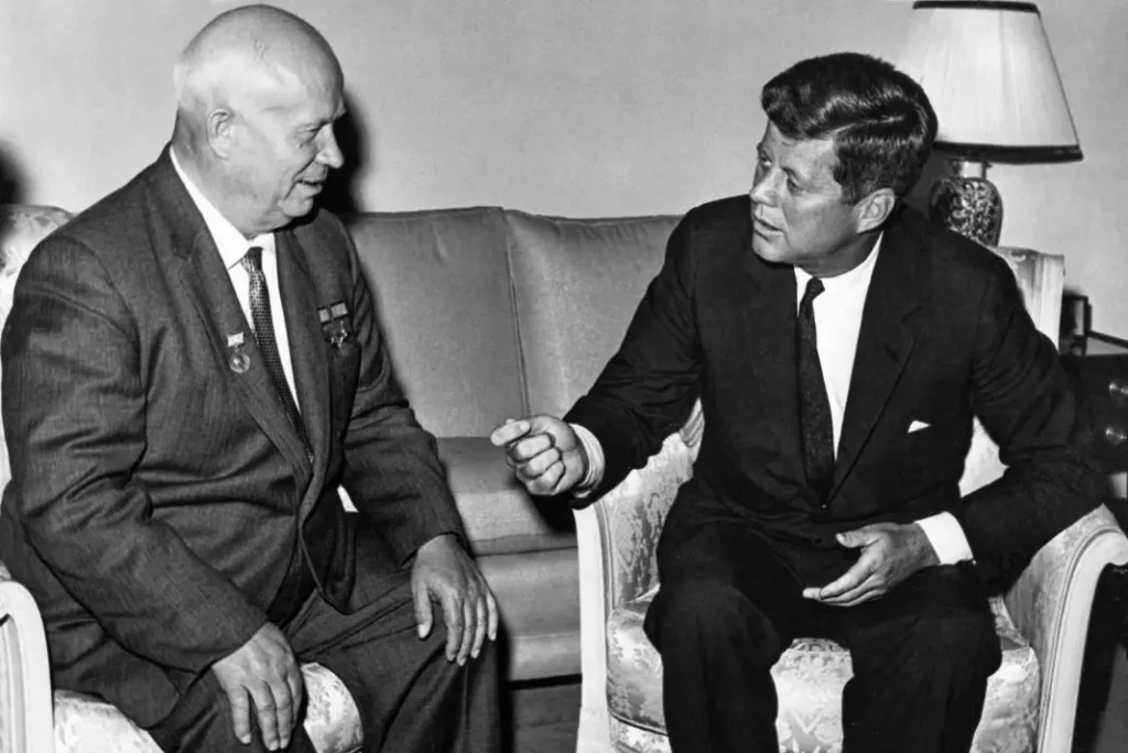 JFK je ubijen zbog vanzemaljaca, ali ne na način kako ste možda pomislili na prvu. Puno je zamršenije