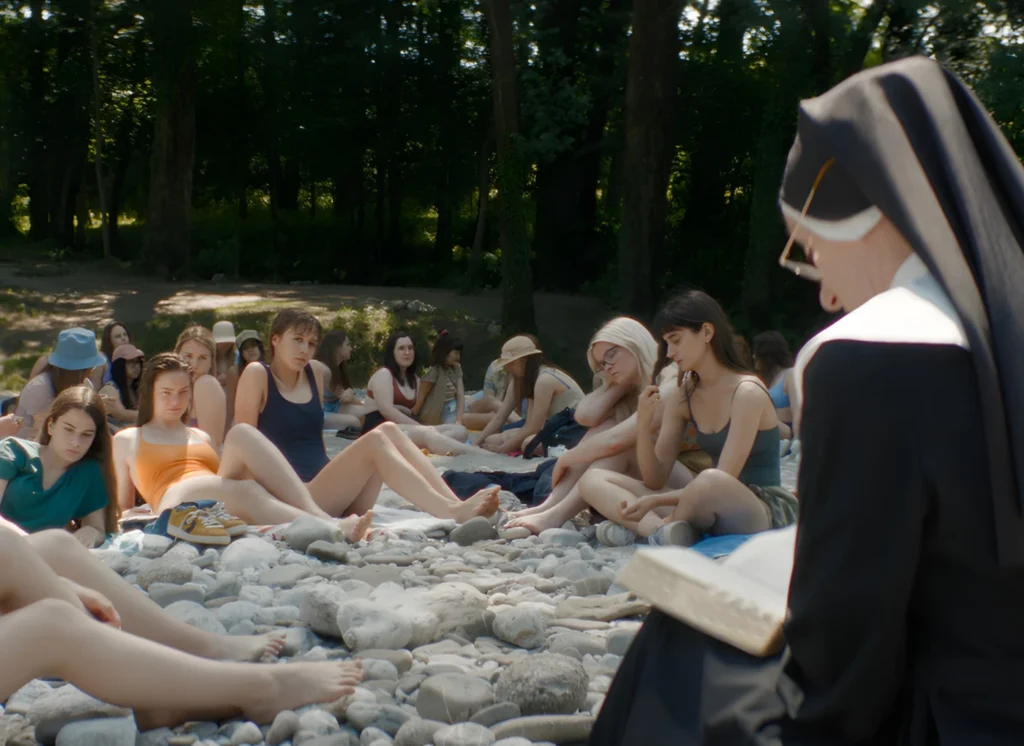 Little Trouble Girls: Lezbijsko buđenje katoličkih teenagerica, Berlinale i Sonic Youth