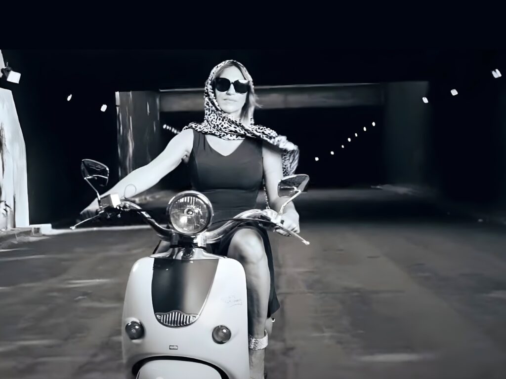 Male stvari koje je Ante Storić napravio Lili Gee naći ćete u ovom članku navlakuši