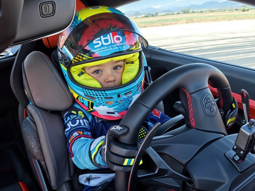 Pogledajte kako petogodišnjak tjera Lamborghini do 312 na uru