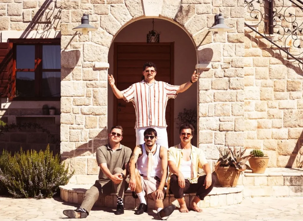 BluVinil izdao Carstvo Mediterana: Mediteranski rock u 20 pjesama s dalmatinskim šugom