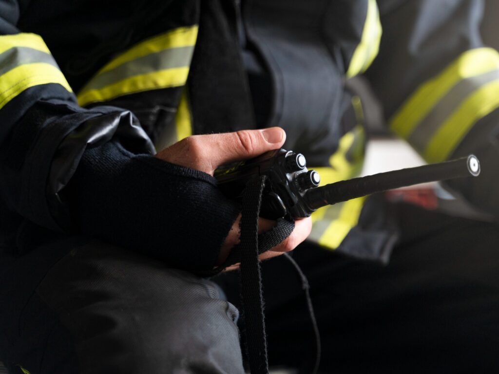 Kiša u kontaktu sa strujom vjerojatni uzrok požara na Srimi: Izgorjele su dvije kamp prikolice