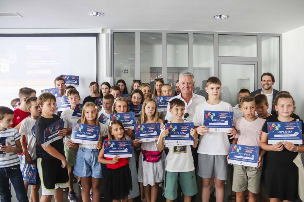 Gradimo moderan i moćan Šibenik s novim tehnologijama, a ova djeca su nositelji toga