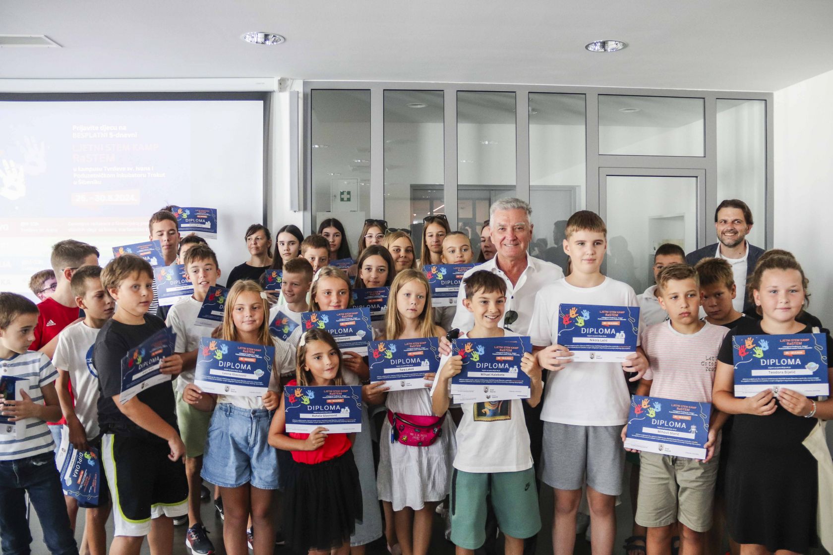 Gradonačelnik Burić s polaznicima kampa RaSTEM