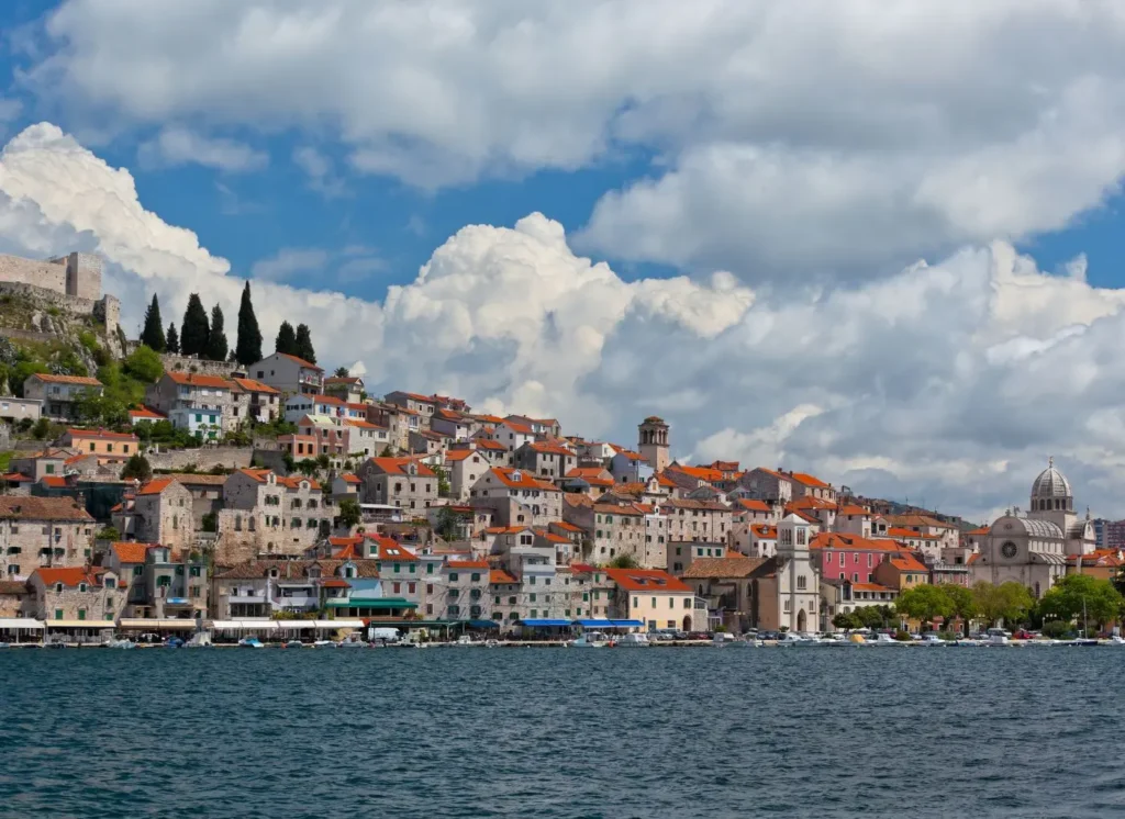Hrvatski gradovi zaslužuju urbanizam s ljudskim licem, a primjer urbane obnove je Šibenik