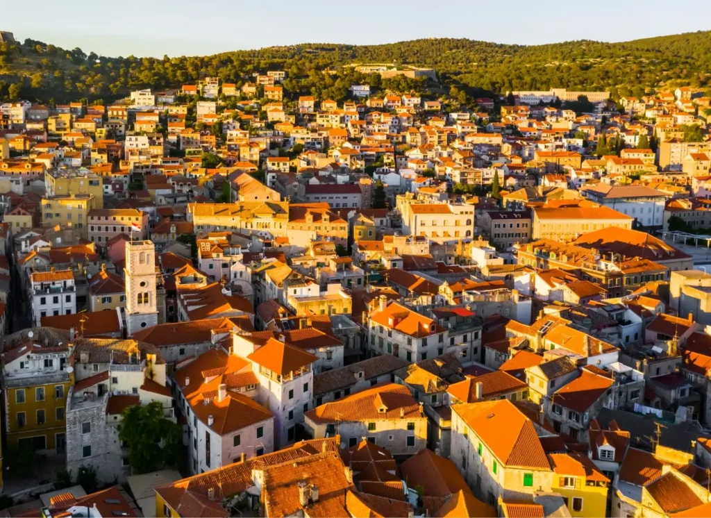 Hrvatski gradovi zaslužuju urbanizam s ljudskim licem, a primjer urbane obnove je Šibenik
