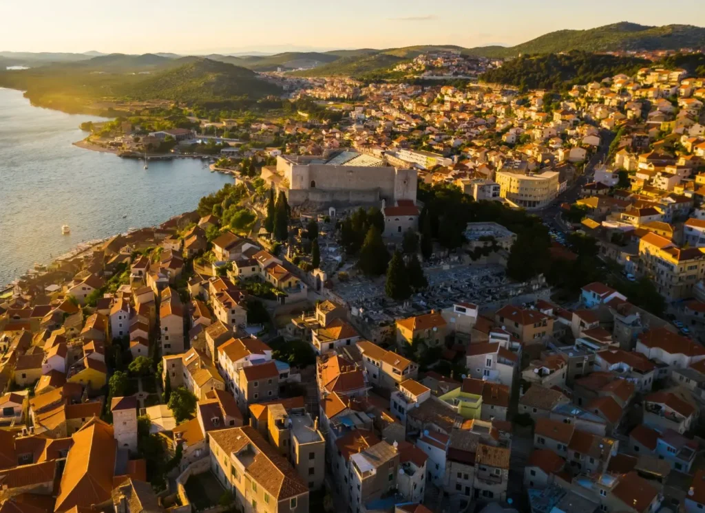 Hrvatski gradovi zaslužuju urbanizam s ljudskim licem, a primjer urbane obnove je Šibenik