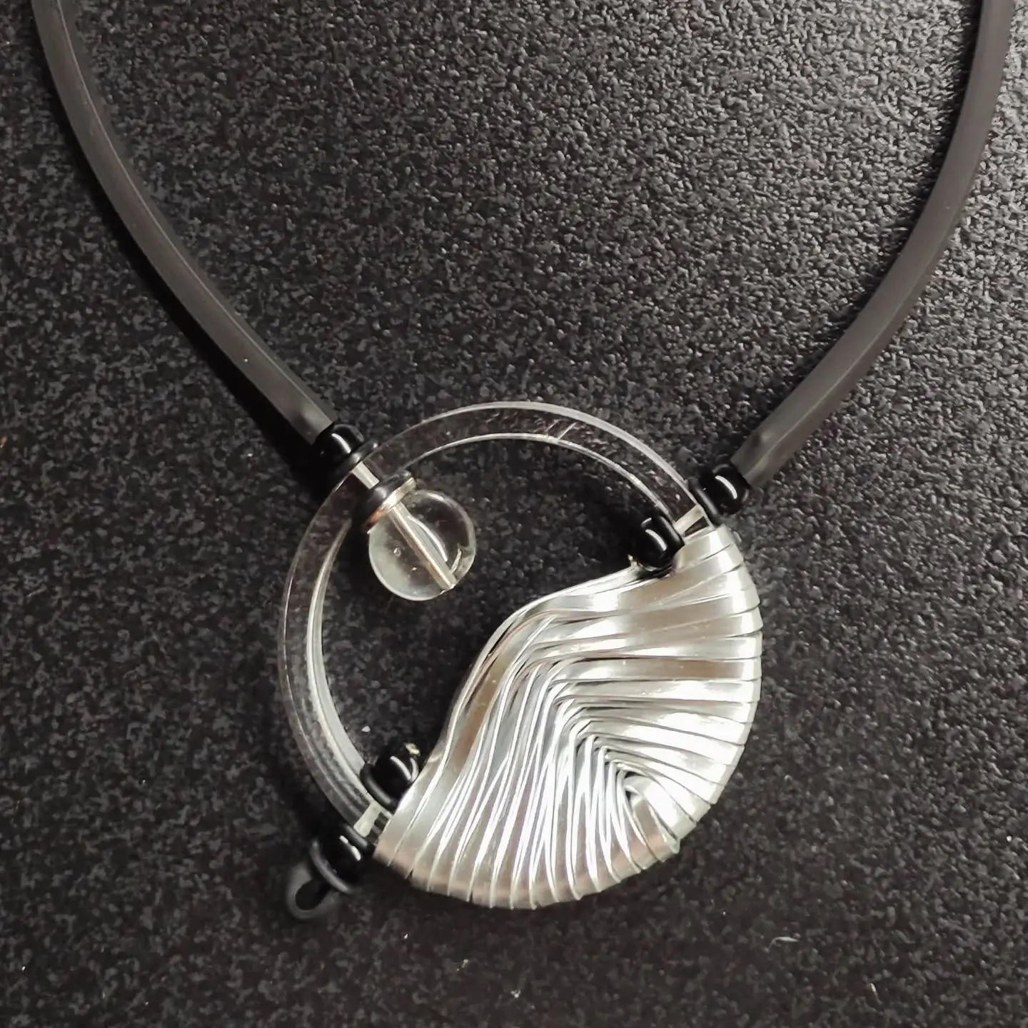 zimska-kolekcija-deni-design2 1 Šibenske beštije: ‘Lakše je raditi kad znaš da netko uvijek čuva ulaz’