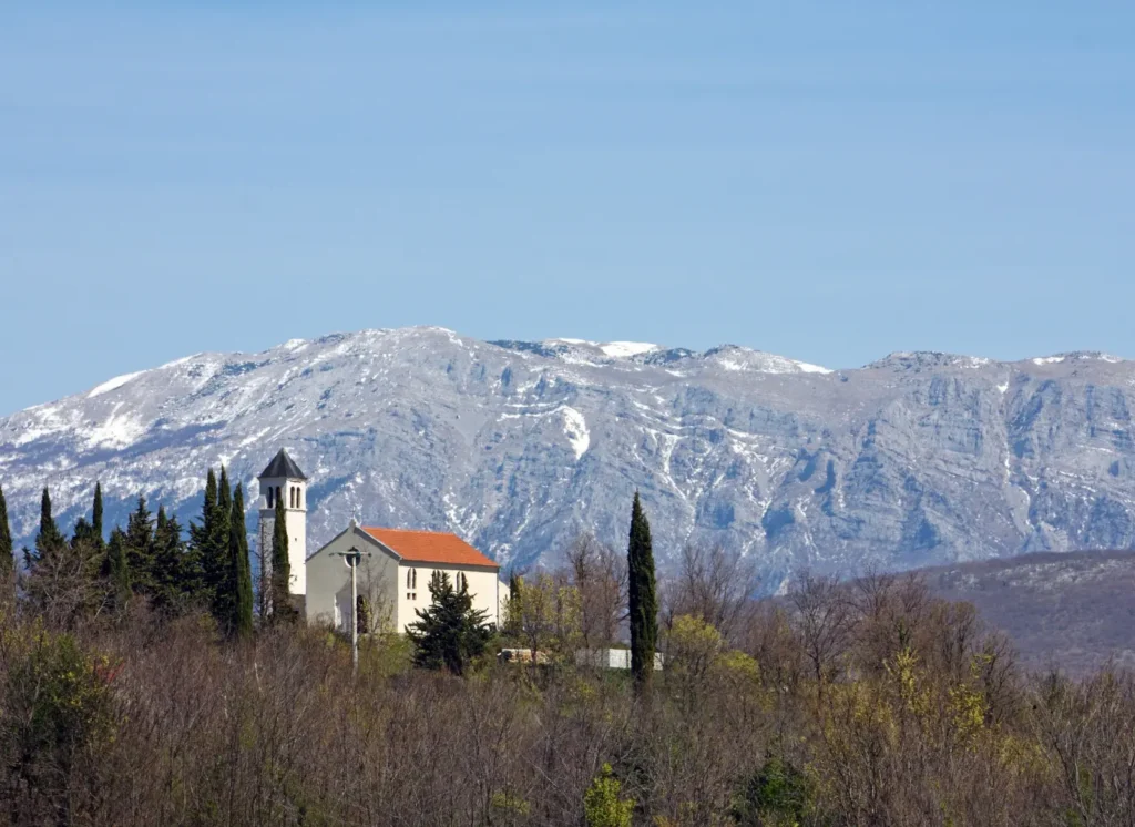 Europski zimski turizam raste. Ljudi žele avanture i kulturna iskustva