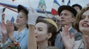 Naš-pozdrav Prevrtljivi birokrati, svećenici lopovi, djeca pravednici i jedna kokoš, protagonisti su odličnog programa Cinehilla