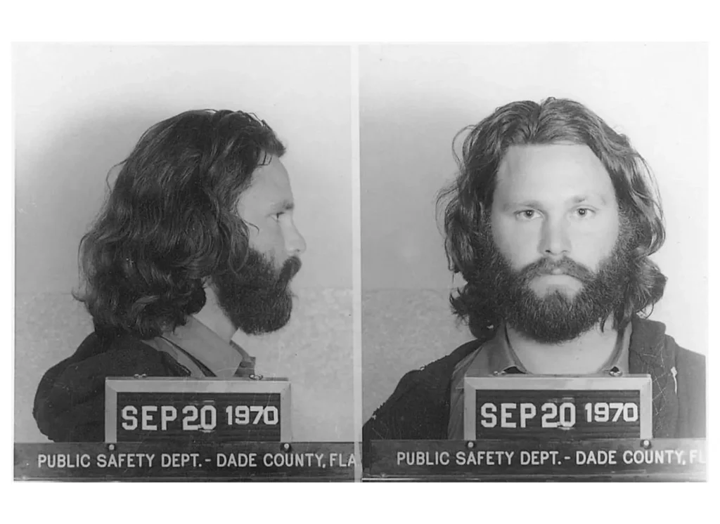 jim-morrison Prije 55 godina preminuo je Jim Morrison, pjesnik koji je zauvijek promijenio rock