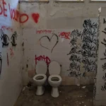 FOTO Obišli smo napuštenu bolnicu u Krvavici: Arhitektonski ‘svemirski brod’ danas je samo grafiterski raj