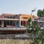 FOTO Obišli smo napuštenu bolnicu u Krvavici: Arhitektonski ‘svemirski brod’ danas je samo grafiterski raj