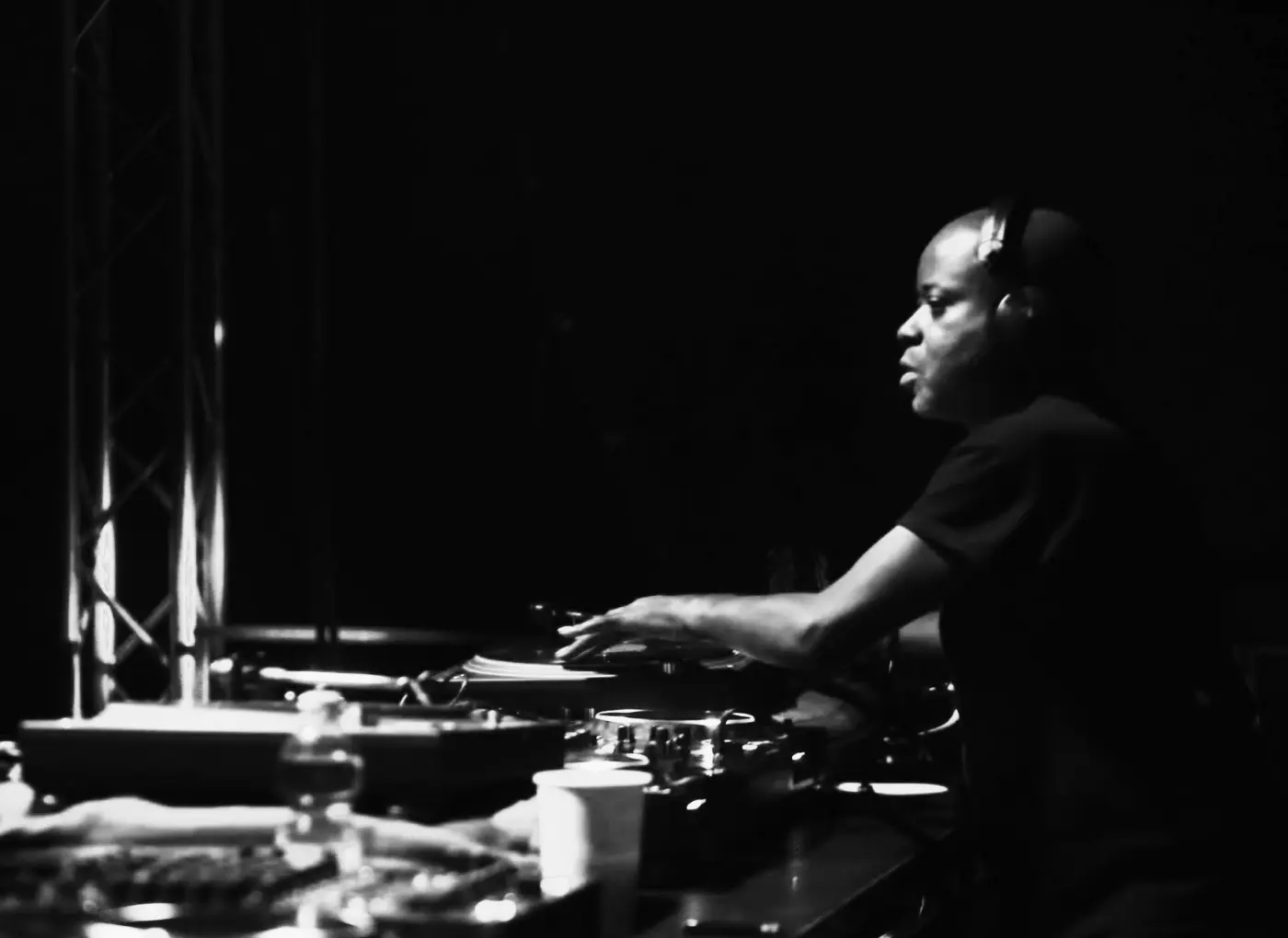 detroit-techno-derrick-may-sigureca5 High Tech Soul Derricka Maya: Priča o detroitskom umjetniku koji je emocije potražio u strojevima