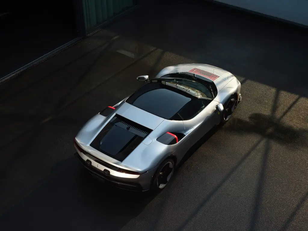 Ferrari se upravo pohvalio novim ljepotanom: SF90 Stradale pretvoren u futurističku berlinettu za američkog kupca