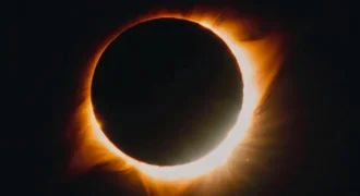 Cjeloviti astronomski i astrološki vodič za trostruku nebesku predstavu koja počinje večerašnjom pomrčinom Sunca